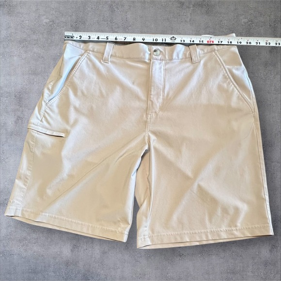 Columbia PFG Shorts Mens 38x10" Chino Flat Front Khaki Wicking Zip Pocket Logo - Picture 3 of 10